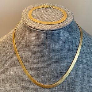 Vintage Gold Necklace & Bracelet Set